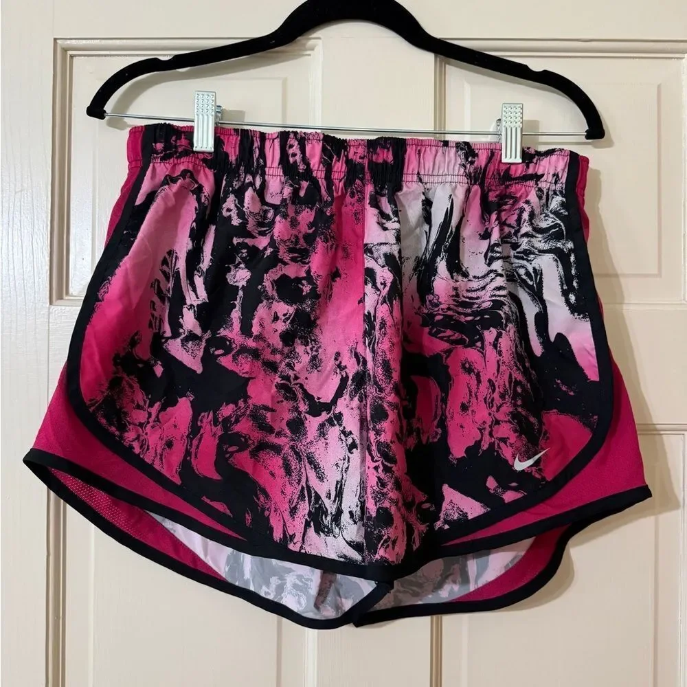 Women’s Nike Dri-Fit Shorts L